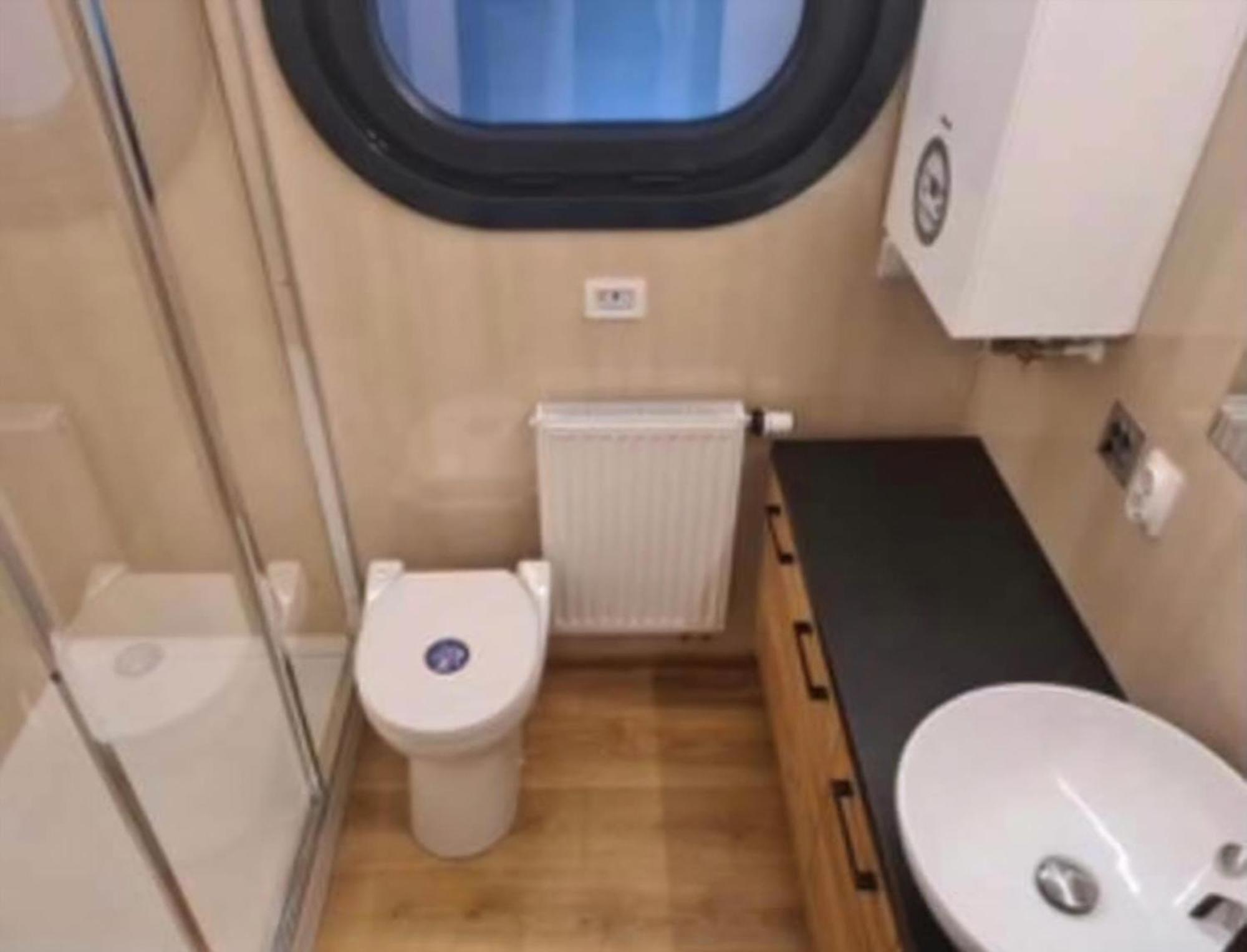 Hausboot Schiff Fuer 4 Personen Ca, 33 M Sup2 In Braunsbedra, Sachsen Anhalt Halle Saale Unstrut Region Exterior foto