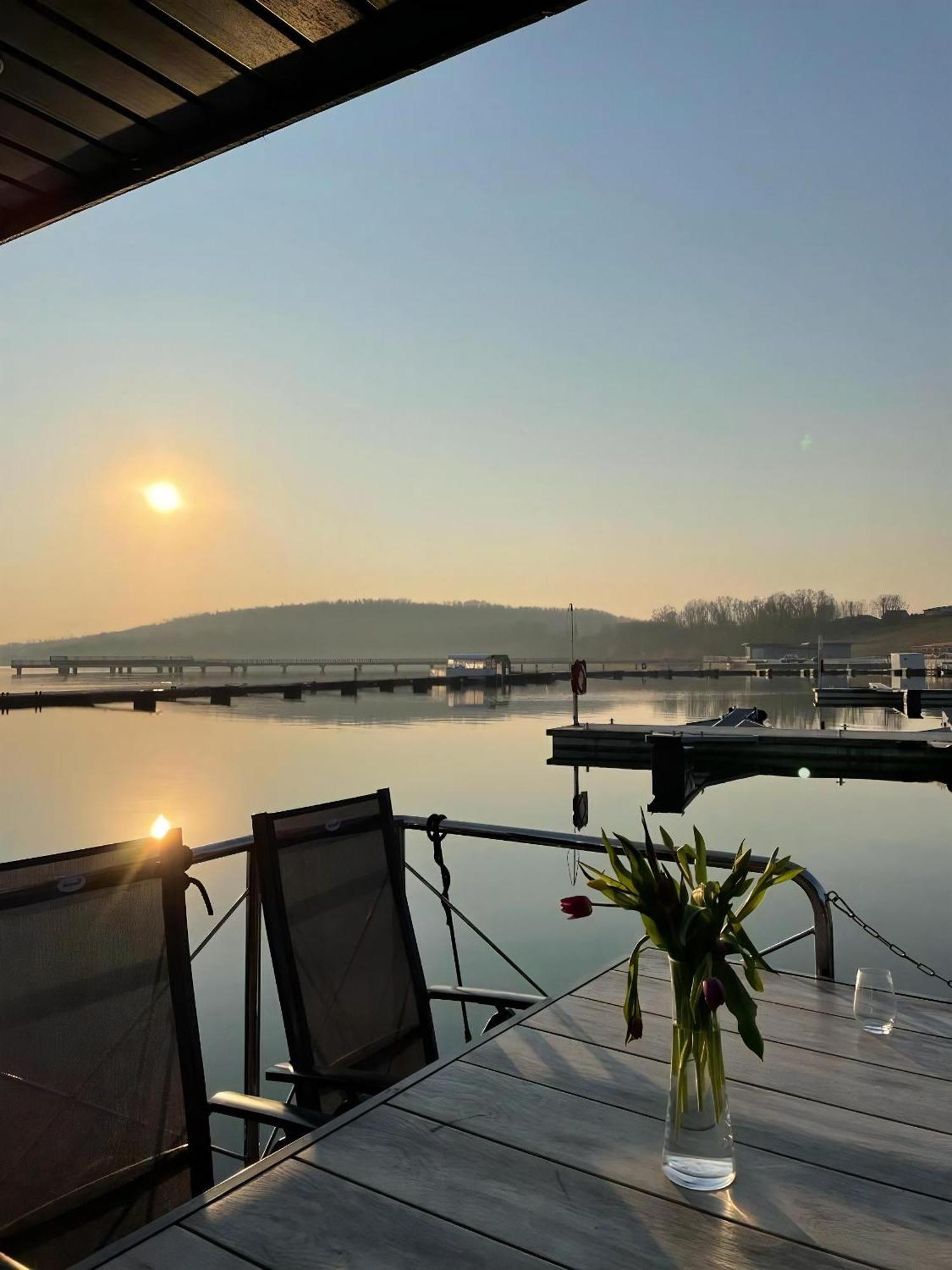 Hausboot Schiff Fuer 4 Personen Ca, 33 M Sup2 In Braunsbedra, Sachsen Anhalt Halle Saale Unstrut Region Exterior foto
